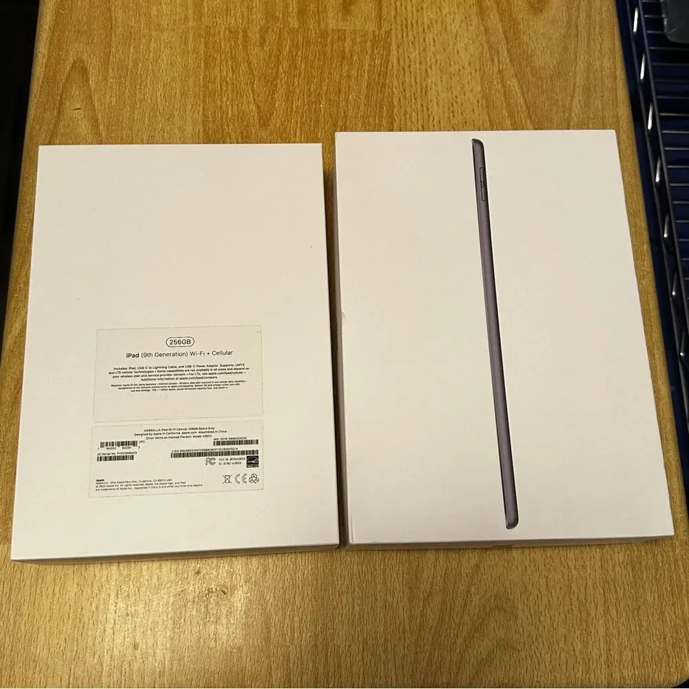 Ipad 9th‎ Generation Apple Silver Tablet EMPTY BOX only for Storage